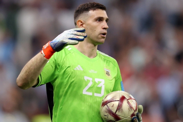 莫佩調侃撞傷萊諾成就大馬丁：“難道他不應該對我心存感激嗎？”